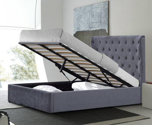 King Size 500lbs Gas Lift Cama de almacenamiento Gris Tejido de terciopelo Botones con mechón en la cabecera