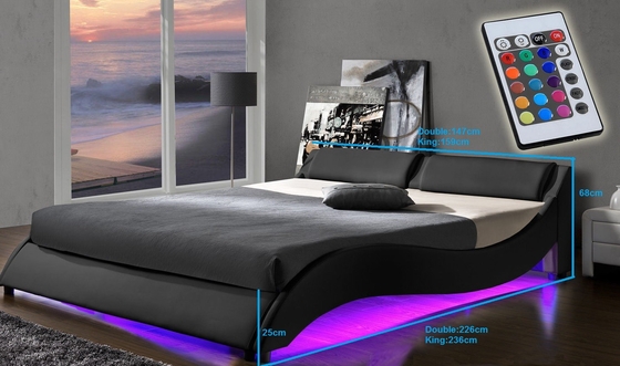 La cama de rey Size Soft Upholstered enmarca forma de cuero sintética de la curva de la PU con el cabecero del LED