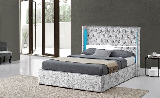 Fabricantes de la cama de Grey Crushed Velvet Fabric Upholstered con el LED y Crystal Buttons