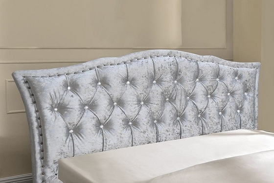 Marco lujoso de la cama de rey Size Velvet Fabric con empenachado y Crystal Headboard