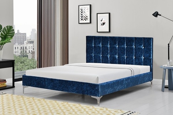Marco tapizado terciopelo machacado azul de la cama del mismo tamaño con Crystal Buttons