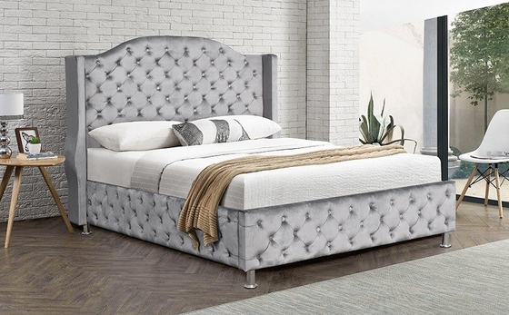 El botón de plata modificado para requisitos particulares de Grey Upholstered Bed Velvet Fabric empenachó el alto cabecero