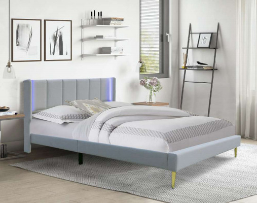 Cama de plataforma tapizada hecha a mano al por mayor con el cabecero ligero colorido