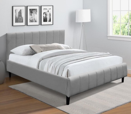 Cuadro de cama de tela gris doble con base de barras de madera